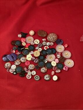 86 grams of fun Assorted Buttons
